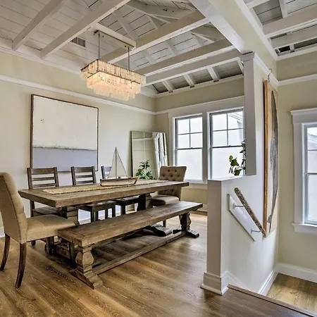 Charming Renovated Avalon Townhome, Walk To Beach! Exterior photo