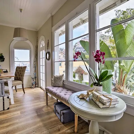 Charming Renovated Avalon Townhome, Walk To Beach! Exterior photo