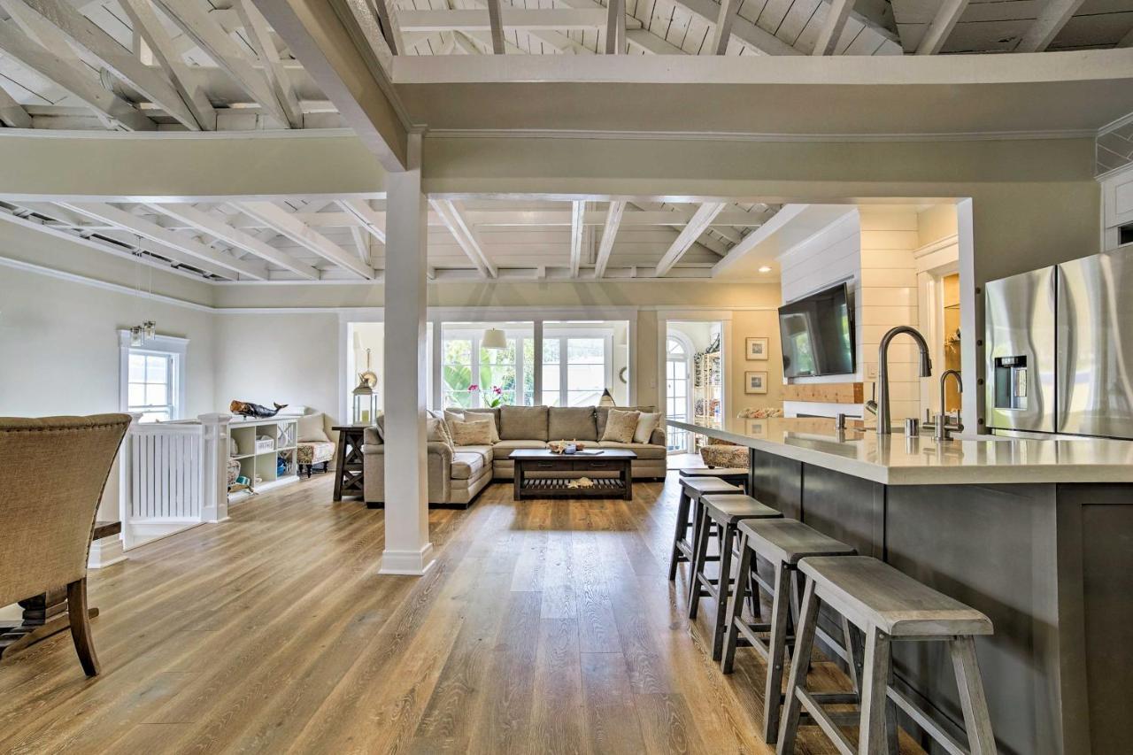 Holiday home Charming Renovated Townhome, Walk To Beach! *