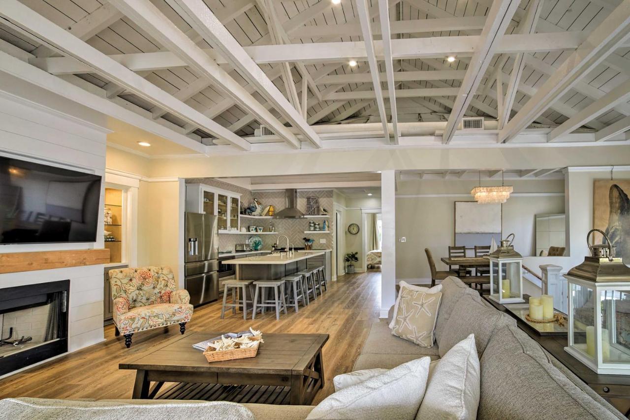 Charming Renovated Townhome, Walk To Beach! * Avalon