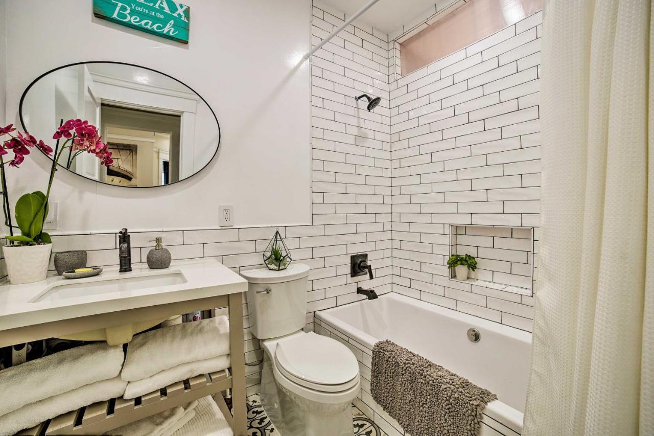 Charming Renovated Townhome, Walk To Beach!
