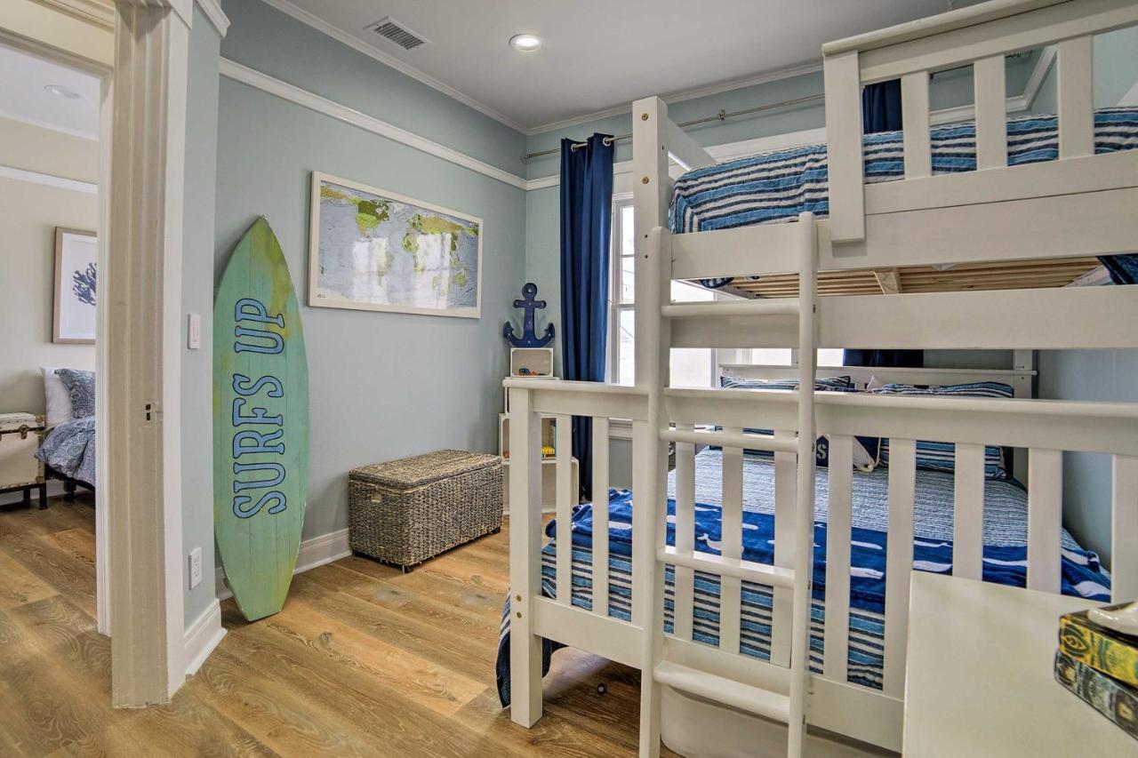 Holiday home Charming Renovated Townhome, Walk To Beach! Avalon